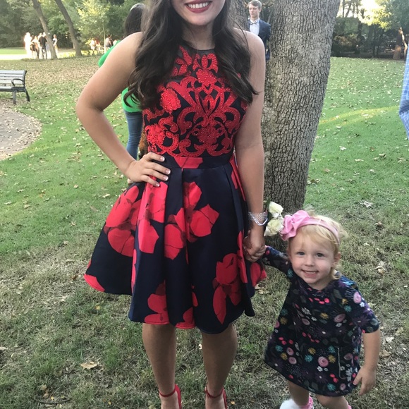 Navy‎ and red homecoming dress size 4 - Picture 8 of 8